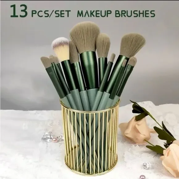 Makeup Brush Kit 13 Brushes with Velour Pouch - Picture 1 of 7